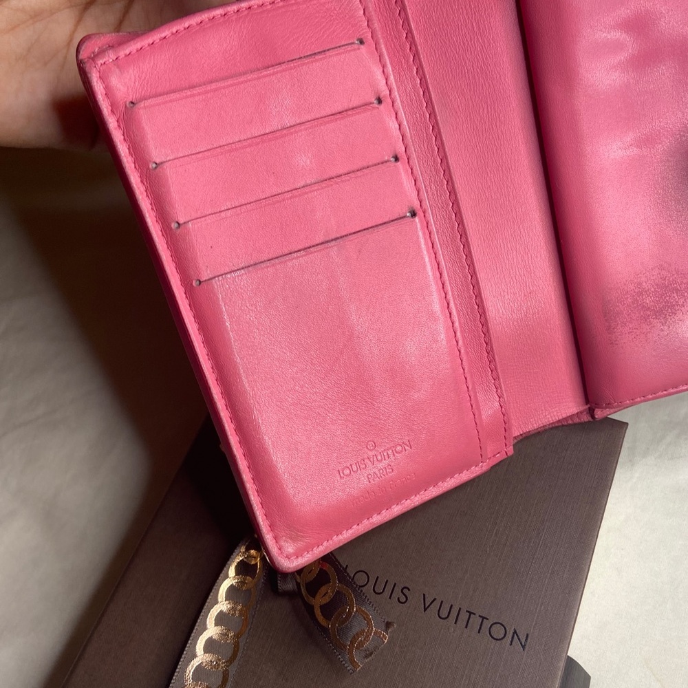 ❌SOLD❌ Authentic Louis Vuitton Vernis Wallet - Picture 4 of 8